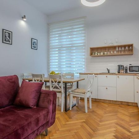 Apartamento Gb4 By Rentable Braşov Exterior foto