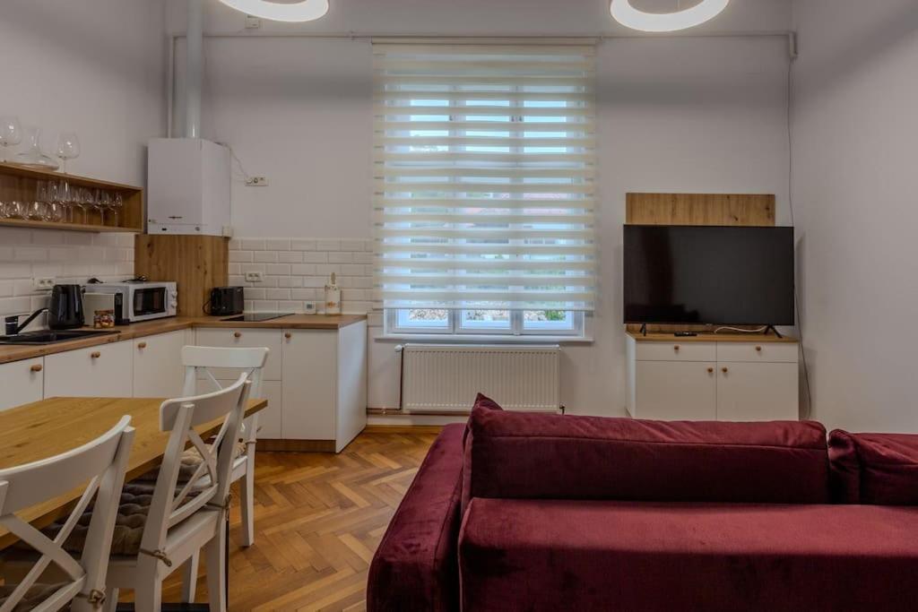 Apartamento Gb4 By Rentable Braşov Exterior foto